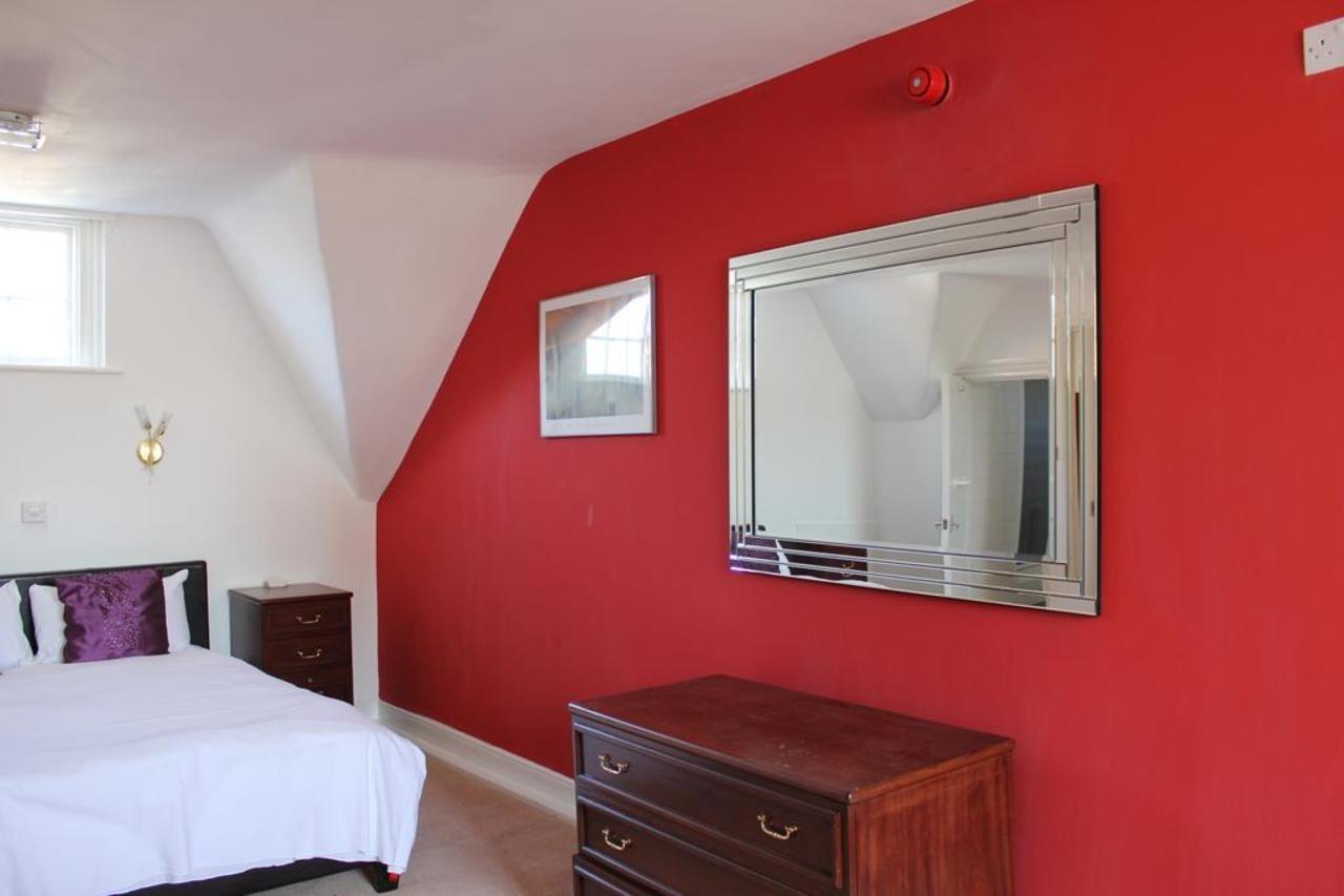 The George Hotel Stansted Airport ビショップス・ストートフォード エクステリア 写真