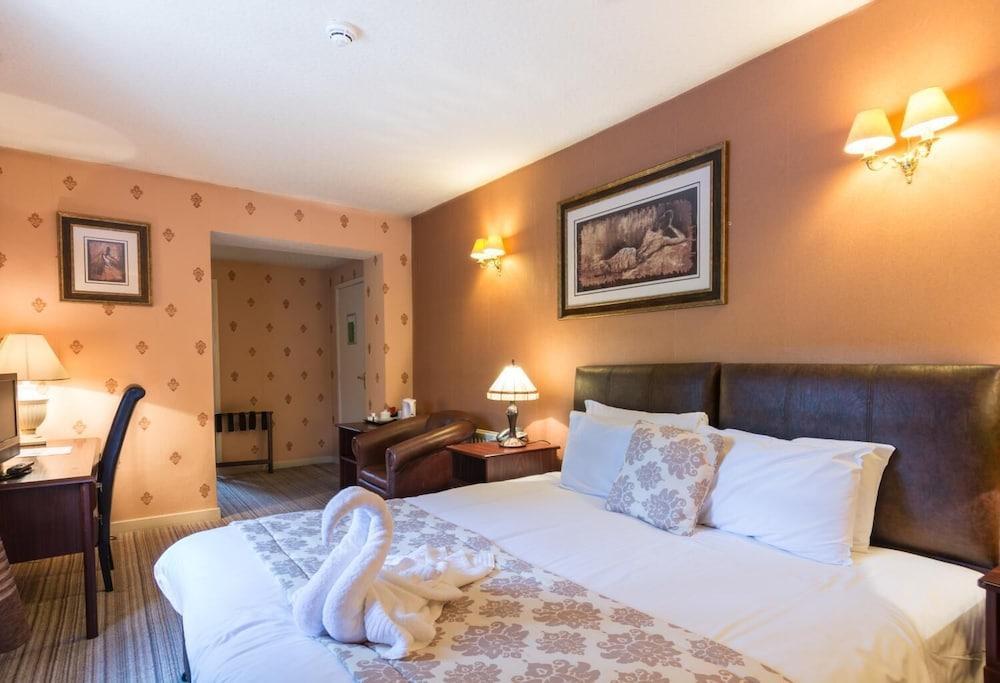 The George Hotel Stansted Airport ビショップス・ストートフォード エクステリア 写真