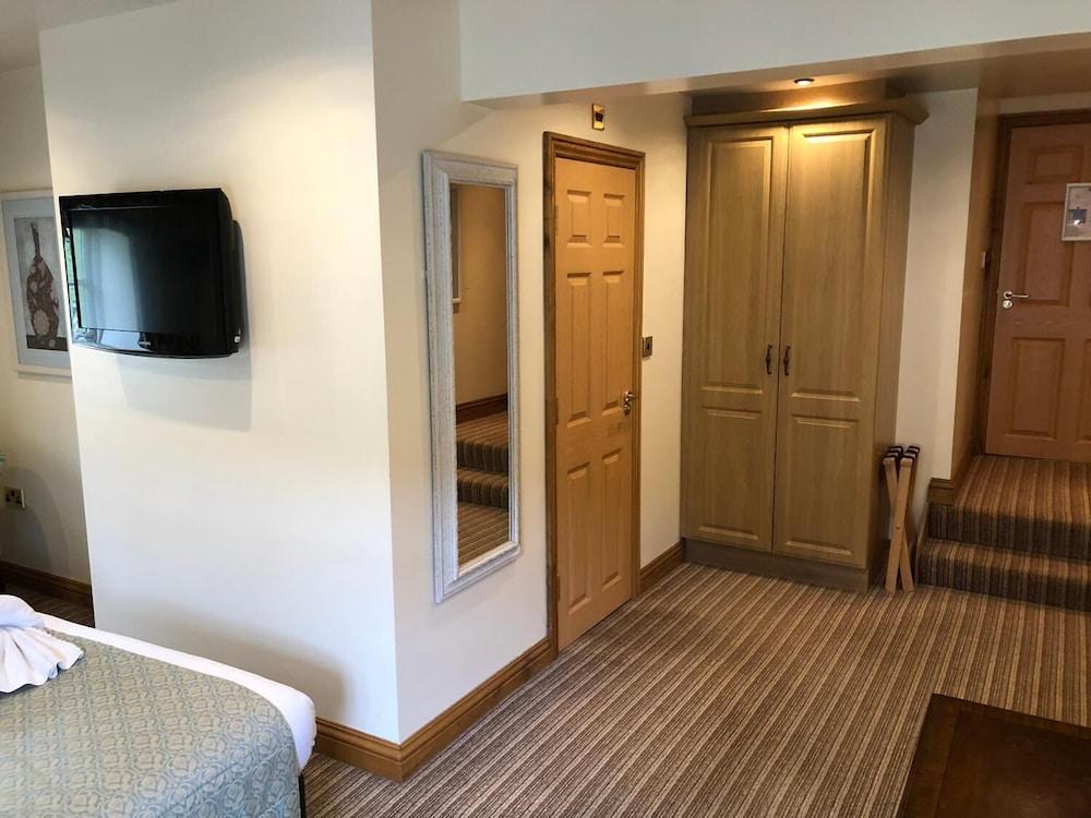 The George Hotel Stansted Airport ビショップス・ストートフォード エクステリア 写真