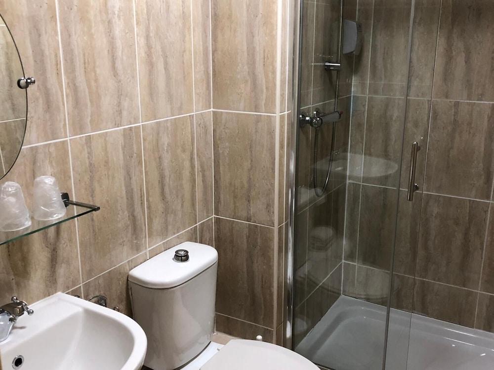 The George Hotel Stansted Airport ビショップス・ストートフォード エクステリア 写真