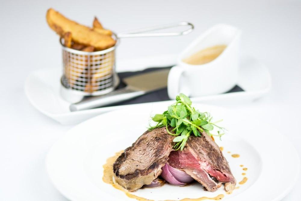 The George Hotel Stansted Airport ビショップス・ストートフォード エクステリア 写真