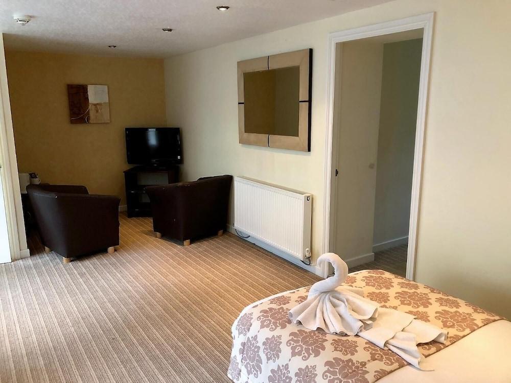 The George Hotel Stansted Airport ビショップス・ストートフォード エクステリア 写真