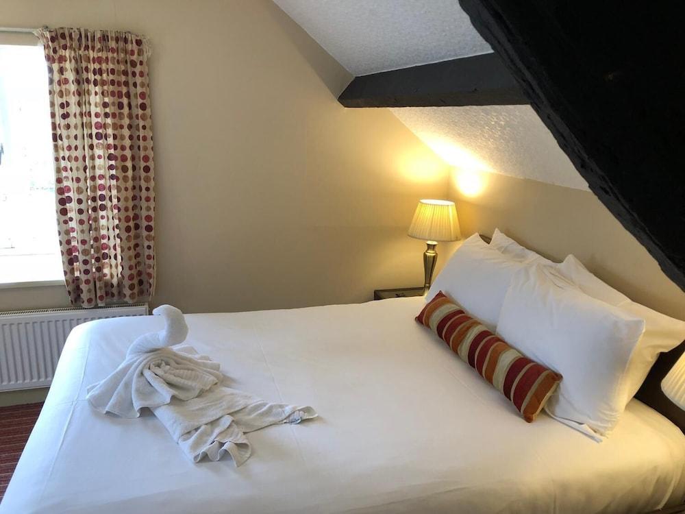 The George Hotel Stansted Airport ビショップス・ストートフォード エクステリア 写真