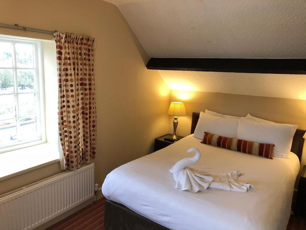 The George Hotel Stansted Airport ビショップス・ストートフォード エクステリア 写真
