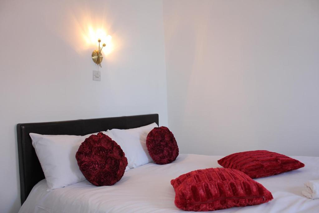 The George Hotel Stansted Airport ビショップス・ストートフォード エクステリア 写真
